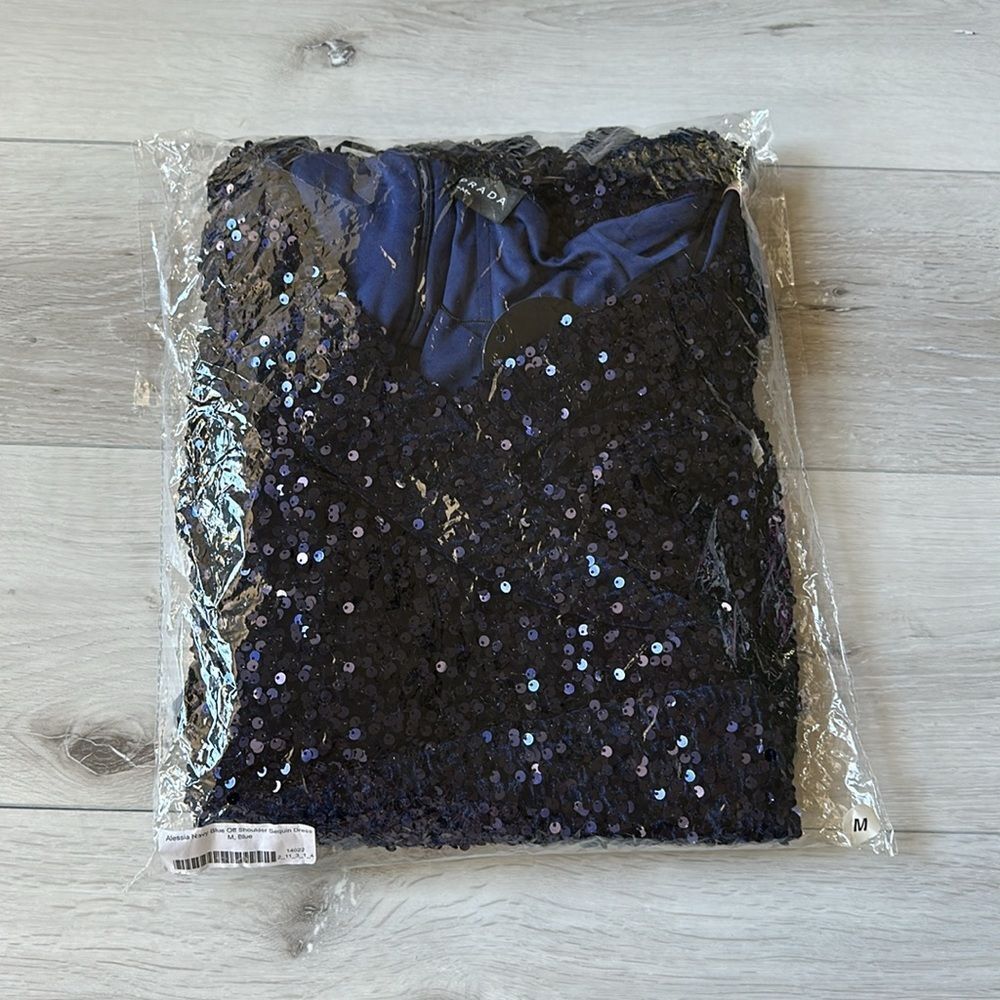 Emprada Alessia Navy Blue Off Shoulder Sequin Dress M Nwt In Packaging — image 4 of 7